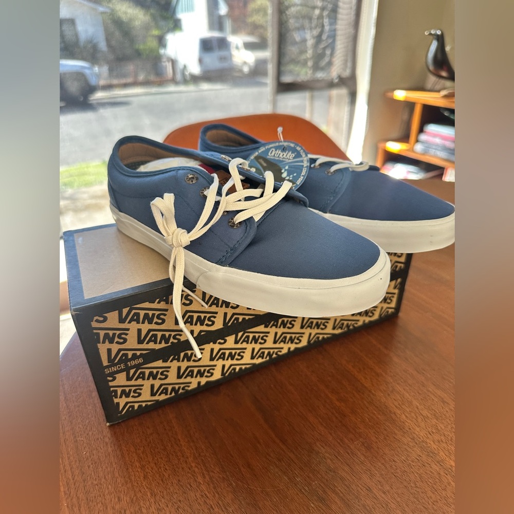 **NEW****Vans Men/Women Unisex Blue Canvas Sneakers